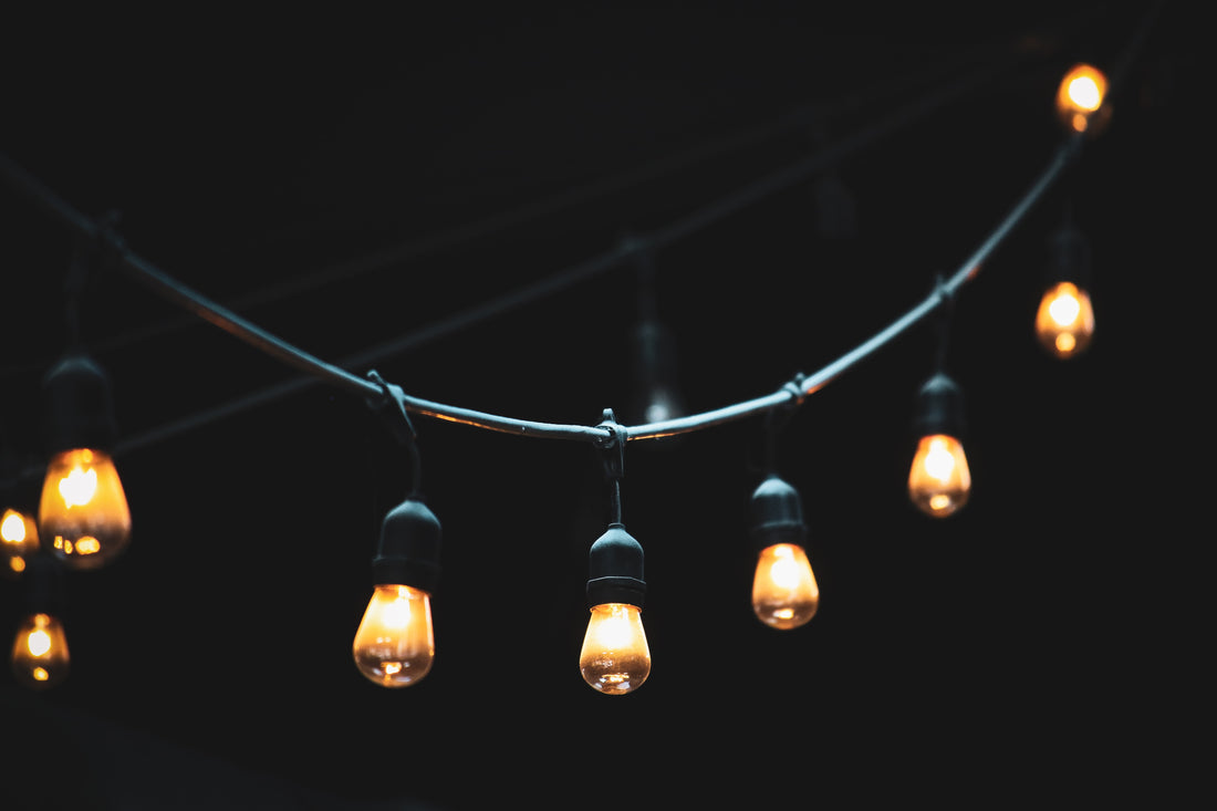 string-of-light-bulbs